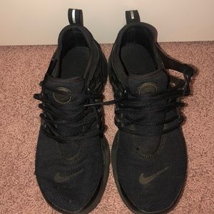 All black Nike presto sneakers